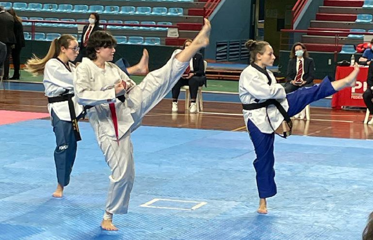 Nel Taekwondo la forma è sostanza: sabato 27 e domenica 28 gennaio al Palaflorio il campionato interregionale Puglia 2024 forme, free style e parataekwondo